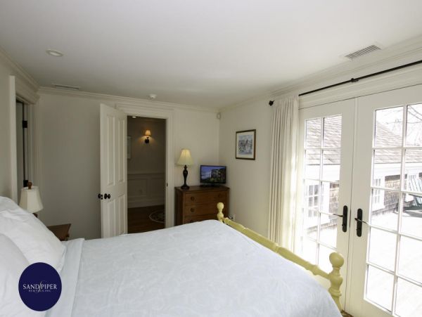Cape Cod Home 995123