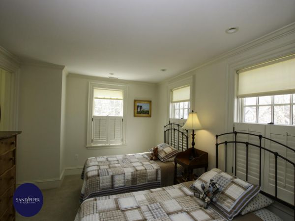 Cape Cod Home 995123