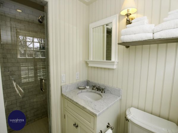 Cape Cod Home 995123