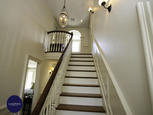 Cape Cod Home 995123