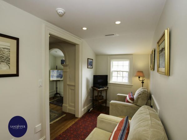Cape Cod Home 995123