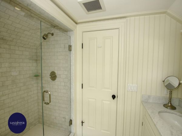 Cape Cod Home 995123