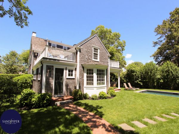 Cape Cod Home 995123