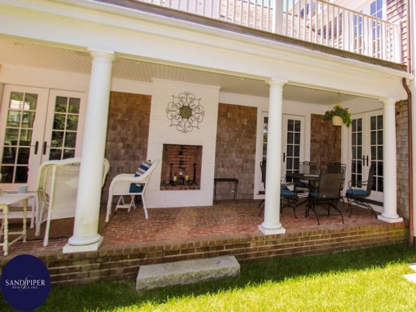 Cape Cod Home 995123