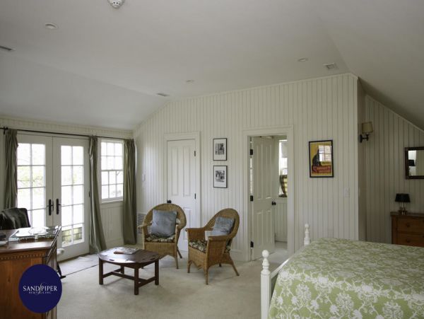 Cape Cod Home 995123