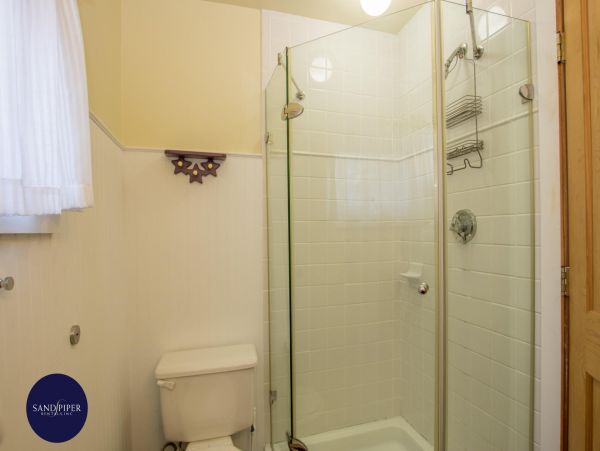 Cape Cod Home 995124