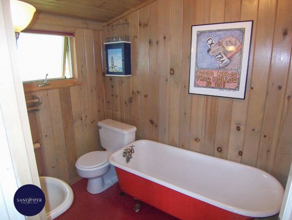 Cape Cod Home 995124