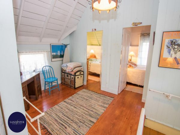Cape Cod Home 995124