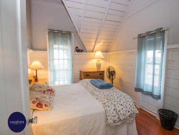 Cape Cod Home 995124