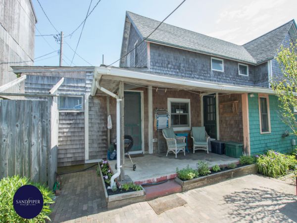 Cape Cod Home 995124