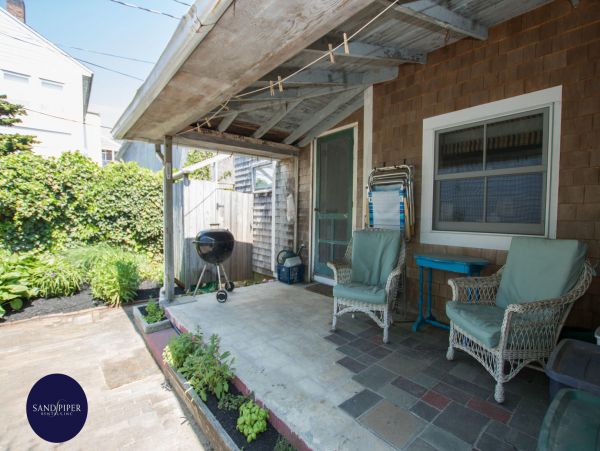 Cape Cod Home 995124