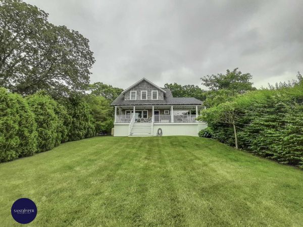Cape Cod Home 995125