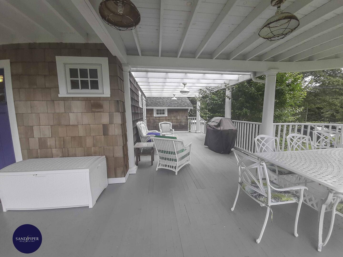 Cape Cod Home 995125