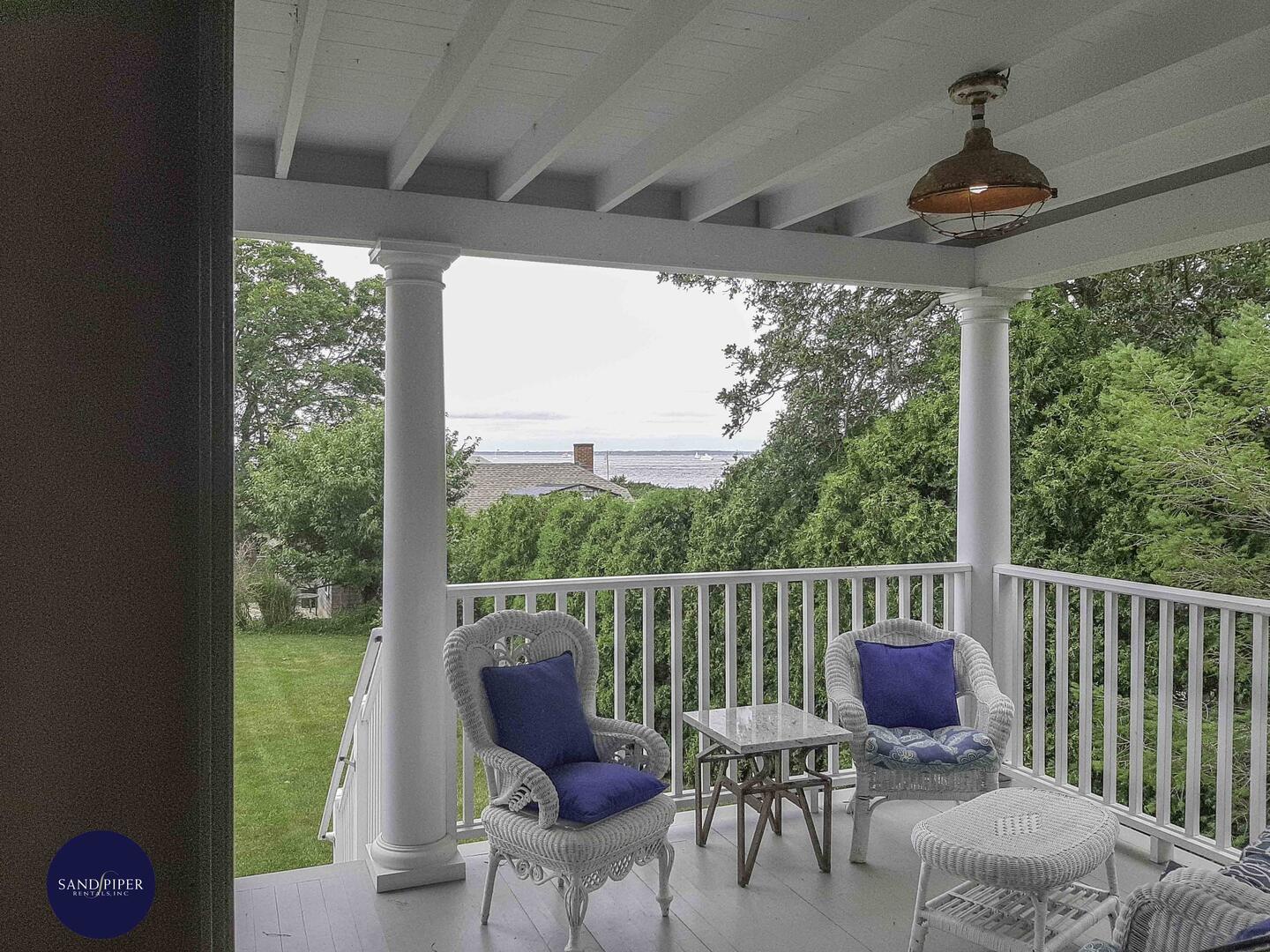 Cape Cod Home 995125