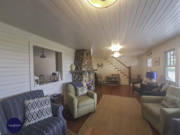 Cape Cod Home 995125
