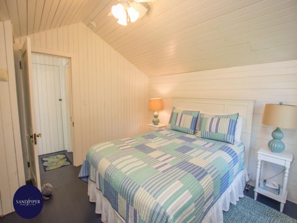Cape Cod Home 995125