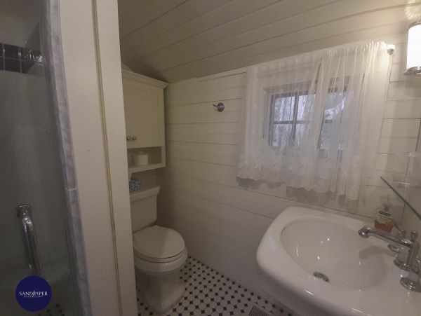 Cape Cod Home 995125