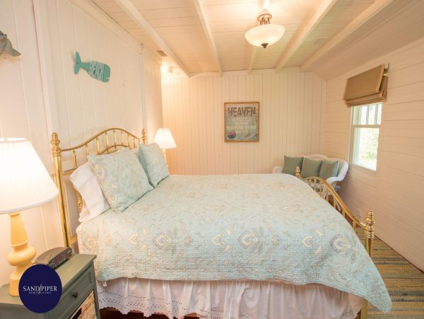 Cape Cod Home 995125