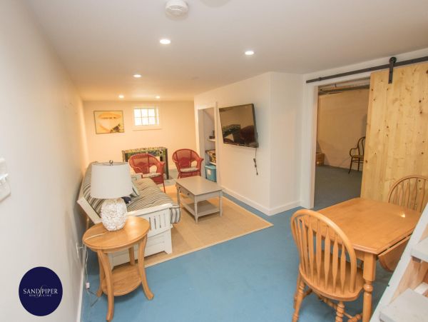 Cape Cod Home 995125