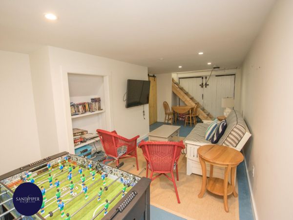 Cape Cod Home 995125