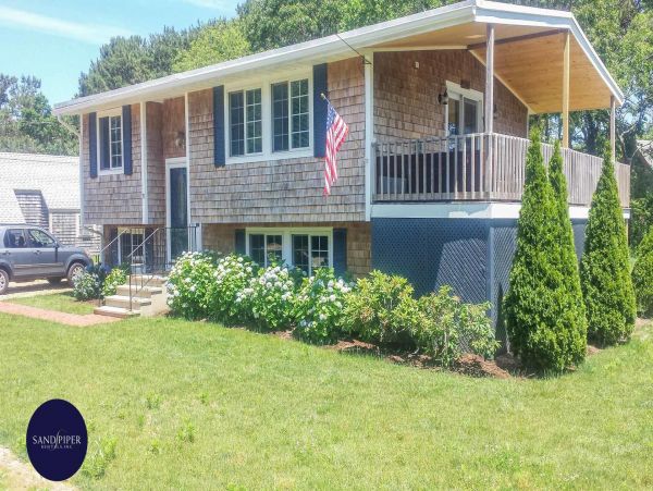 Cape Cod Home 995127