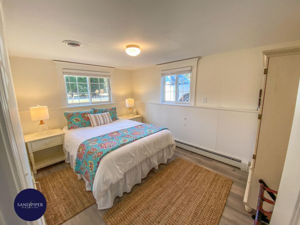 Cape Cod Home 995127