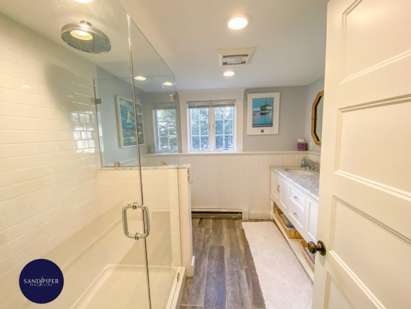 Cape Cod Home 995127