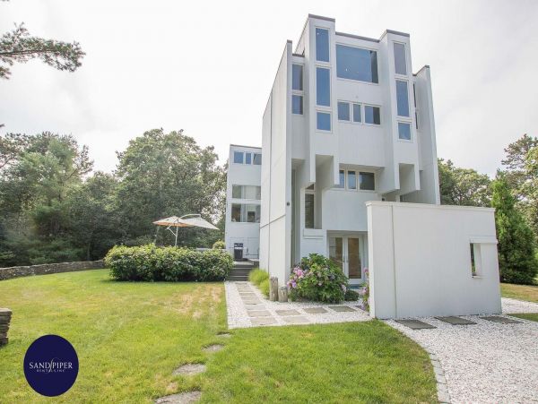 Cape Cod Home 995129