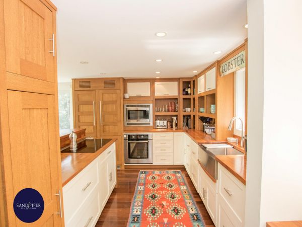 Cape Cod Home 995129