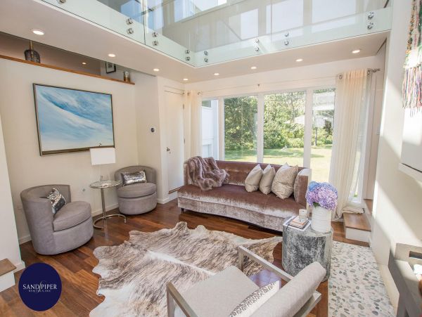 Cape Cod Home 995129