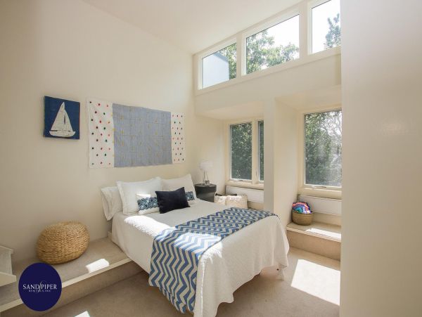 Cape Cod Home 995129