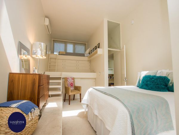 Cape Cod Home 995129