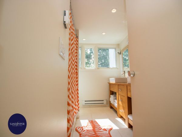Cape Cod Home 995129