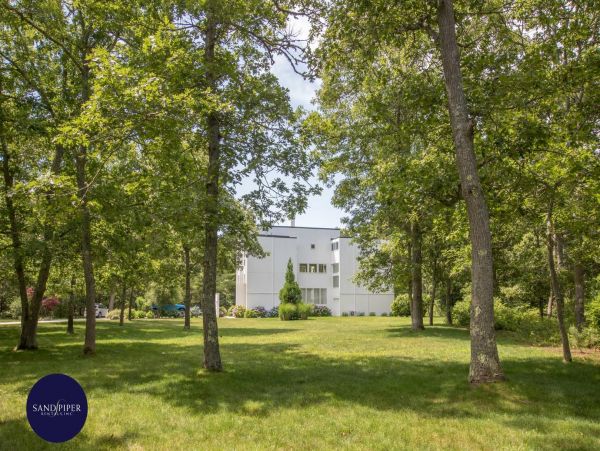 Cape Cod Home 995129
