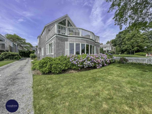 Cape Cod Home 995130