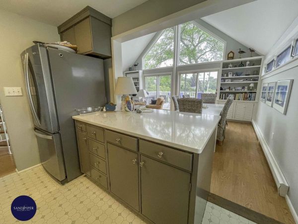 Cape Cod Home 995130