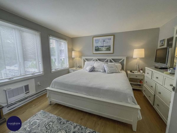 Cape Cod Home 995130