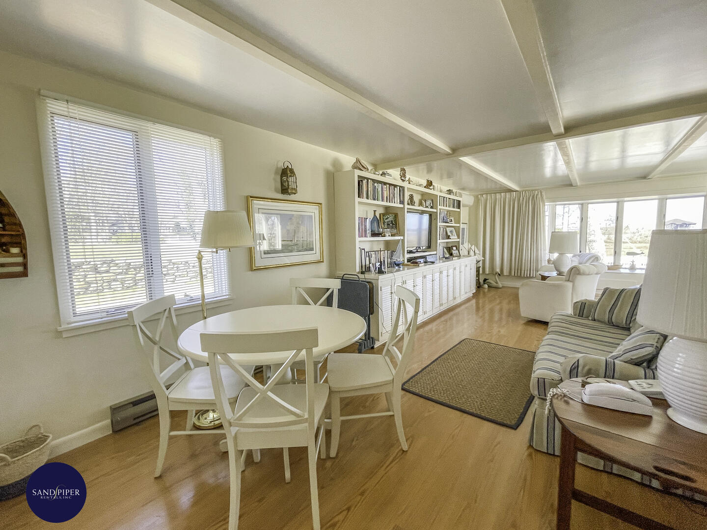 Cape Cod Home 995130