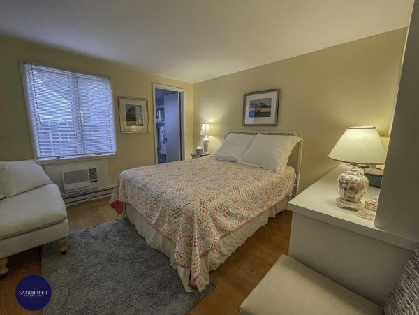 Cape Cod Home 995130
