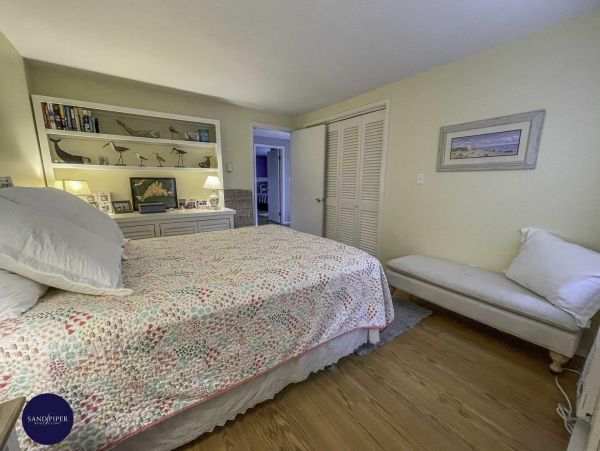 Cape Cod Home 995130