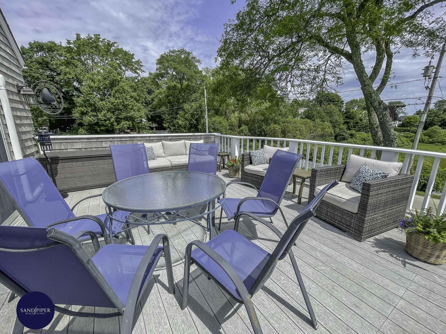 Cape Cod Home 995130