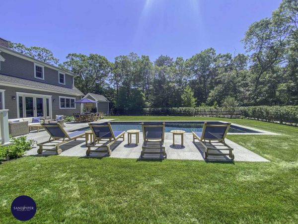 Cape Cod Home 995131
