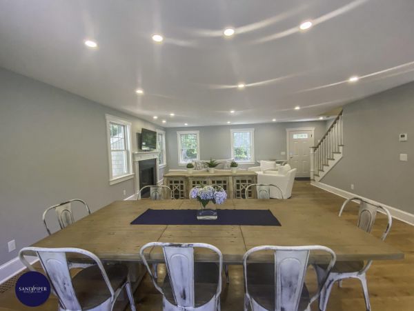 Cape Cod Home 995131
