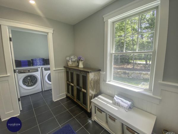 Cape Cod Home 995131