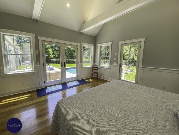 Cape Cod Home 995131