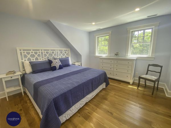 Cape Cod Home 995131