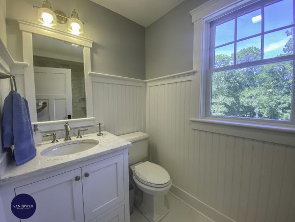 Cape Cod Home 995131