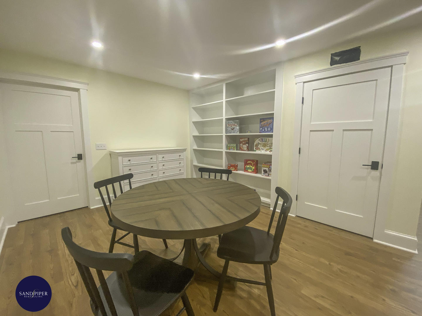 Cape Cod Home 995131