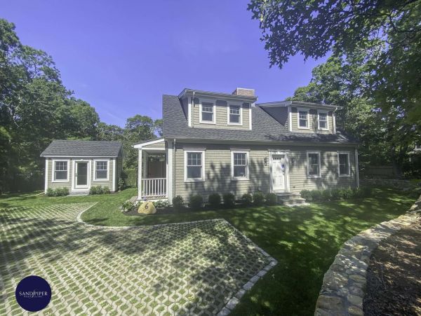 Cape Cod Home 995131