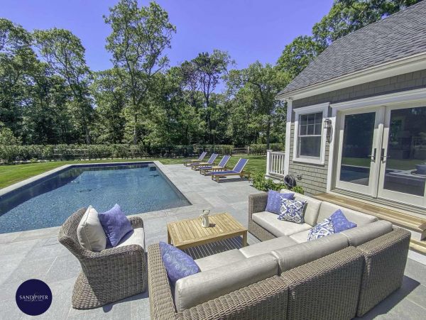 Cape Cod Home 995131